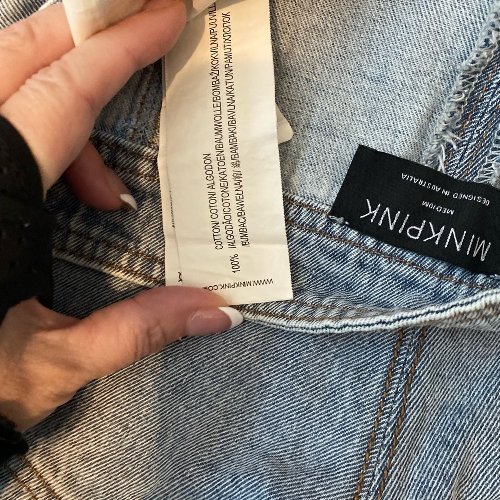 NWOT MINKPINK Women’s Medium Shayna LIGHT WASH COTTON DENIM Jean PANEL SHORTS - Picture 6 of 7